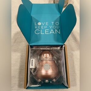 TAO Clean- Ona Diamond Facial Brush w/ Uv Sanitizer